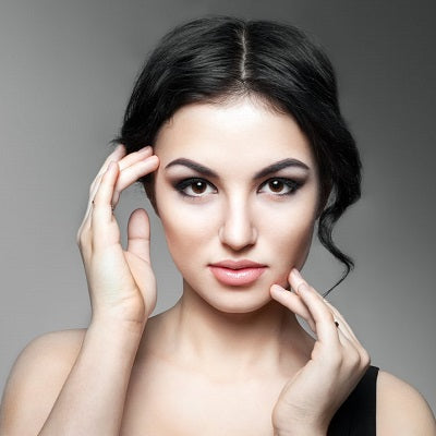 How to Treat Skin Aging in the UAE’s Urban Environment
