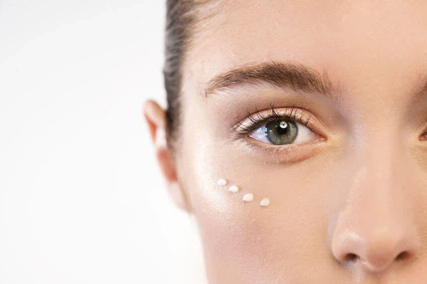 Top Ingredients to Look for in UAE Under Eye Creams