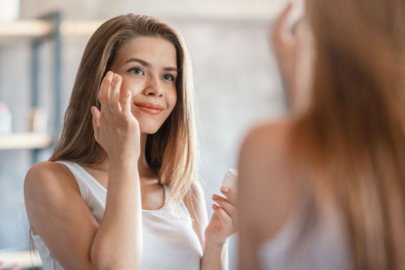 Do You Need Sunscreen Indoors? UAE’s Glass Buildings & UV Reflection Explained